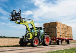 Traktory z napędem 4WD Claas Arion 450