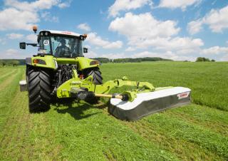Traktory z napędem 4WD Claas Arion 450