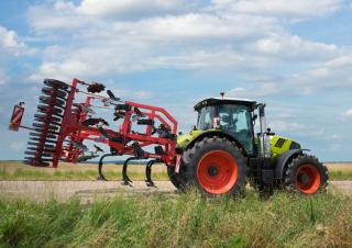 Traktory z napędem 4WD Claas Arion 650 Hexashift
