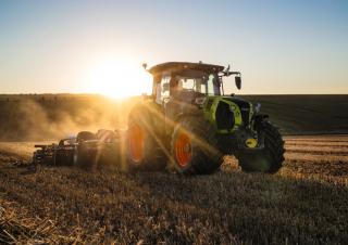 Traktory z napędem 4WD Claas Arion 650 Hexashift