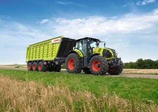 Traktory z napędem 4WD Claas Axion 830 