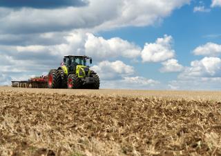 Traktory z napędem 4WD Claas Axion 830 Cmatic