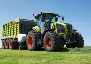 Traktory z napędem 4WD Claas Axion 920 