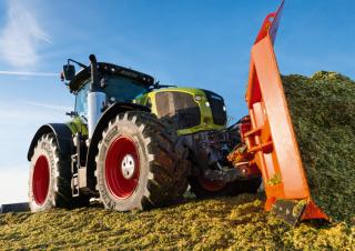 Traktory z napędem 4WD Claas Axion 920 