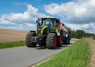 Traktory z napędem 4WD Claas Axion 920