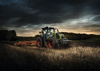 Traktory z napędem 4WD Claas Axion 9.360 Cmatic 