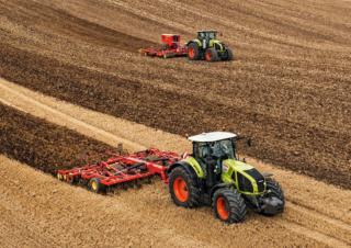 Traktory z napędem 4WD Claas Axion 960 