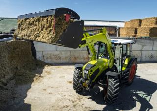 Traktory z napędem 4WD Claas Axos 3.105 Comfort