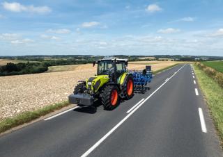 Traktory z napędem 4WD Claas Axos 3.105 Comfort