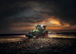 Traktory z napędem 4WD Claas Axos 3.105 Comfort