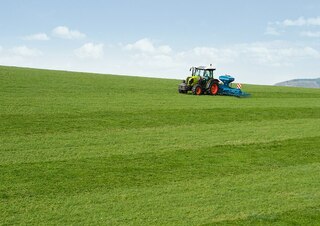 Traktory z napędem 4WD Claas Elios 210 Classic 