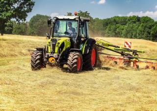 Traktory z napędem 4WD Claas Elios 330   