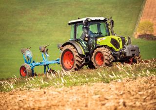 Traktory z napędem 4WD Claas Elios 3.85 Comfort