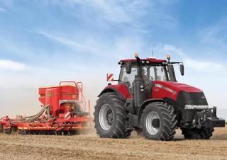 Traktory z napędem 4WD Case IH Magnum 380 CVX Basis