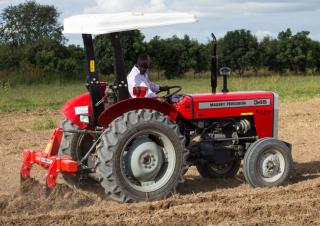 Traktory z napędem 4WD Massey Ferguson MF 345 Xtra
