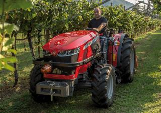 Traktory z napędem 4WD Massey Ferguson MF 3709 V