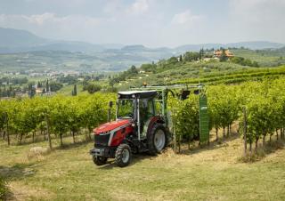 Traktory z napędem 4WD Massey Ferguson MF 3VI.75  