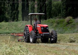 Traktory z napędem 4WD Massey Ferguson MF 445 Xtra