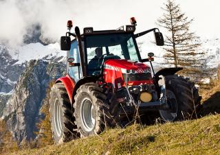 Traktory z napędem 4WD Massey Ferguson MF 5450