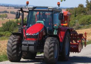 Traktory z napędem 4WD Massey Ferguson MF 5460-4 Standard