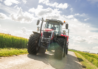 Traktory z napędem 4WD Massey Ferguson MF 7S.180