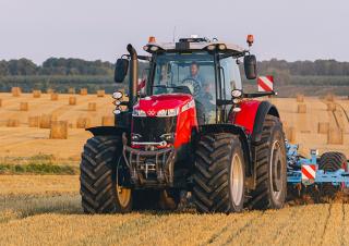 Traktory z napędem 4WD Massey Ferguson MF 8732 S