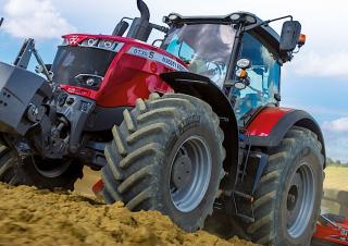 Traktory z napędem 4WD Massey Ferguson MF 8732 S