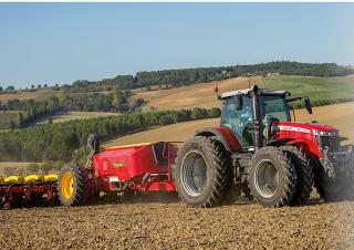 Traktory z napędem 4WD Massey Ferguson MF 8737 S