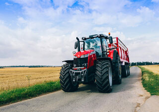 Traktory z napędem 4WD Massey Ferguson MF 8740 S 