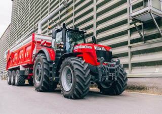 Traktory z napędem 4WD Massey Ferguson MF 8740 S 