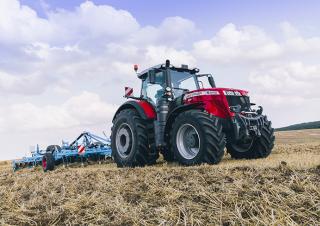 Traktory z napędem 4WD Massey Ferguson MF 8740 S