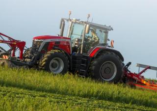 Traktory z napędem 4WD Massey Ferguson MF 8S.225 
