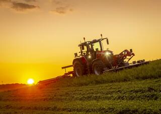 Traktory z napędem 4WD Massey Ferguson MF 8S.265 