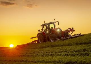 Traktory z napędem 4WD Massey Ferguson MF 8S.305 