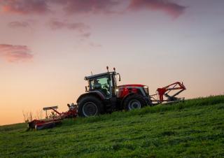 Traktory z napędem 4WD Massey Ferguson MF 8S.305 