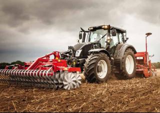 Traktory z napędem 4WD Valtra N 143