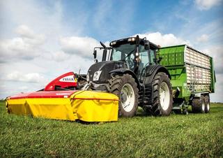 Traktory z napędem 4WD Valtra N 143