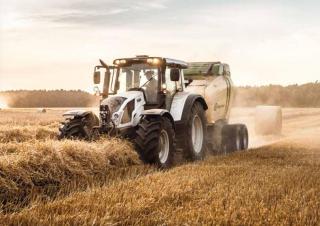 Traktory z napędem 4WD Valtra N 93