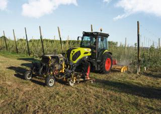 Traktory z napędem 4WD Claas Nexos 2.105 Trend L 