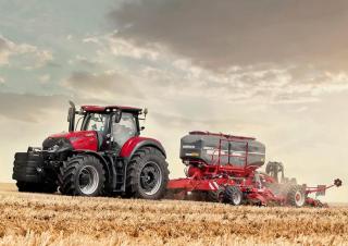 Traktory z napędem 4WD Case IH Optum 300 CVXDrive