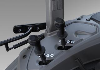 Traktory z napędem 4WD Zetor Proxima 100 PRO