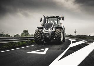 Traktory z napędem 4WD Valtra S324 SmartTouch
