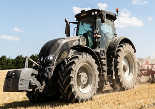Traktory z napędem 4WD Valtra S324 SmartTouch 