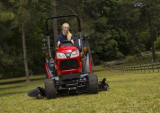 Pojazdy Ciągniki kompaktowe Yanmar SA221 R