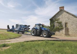 Traktory z napędem 4WD New Holland T8.435 SmartTrax