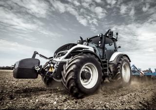 Traktory z napędem 4WD Valtra T144V SmartTouch