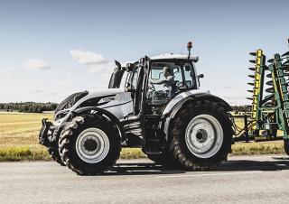 Traktory z napędem 4WD Valtra T154V SmartTouch