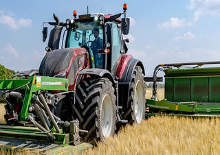 Traktory z napędem 4WD Valtra T254V SmartTouch