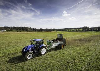 Traktory z napędem 4WD New Holland T6.165