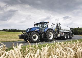Traktory z napędem 4WD New Holland T7.275